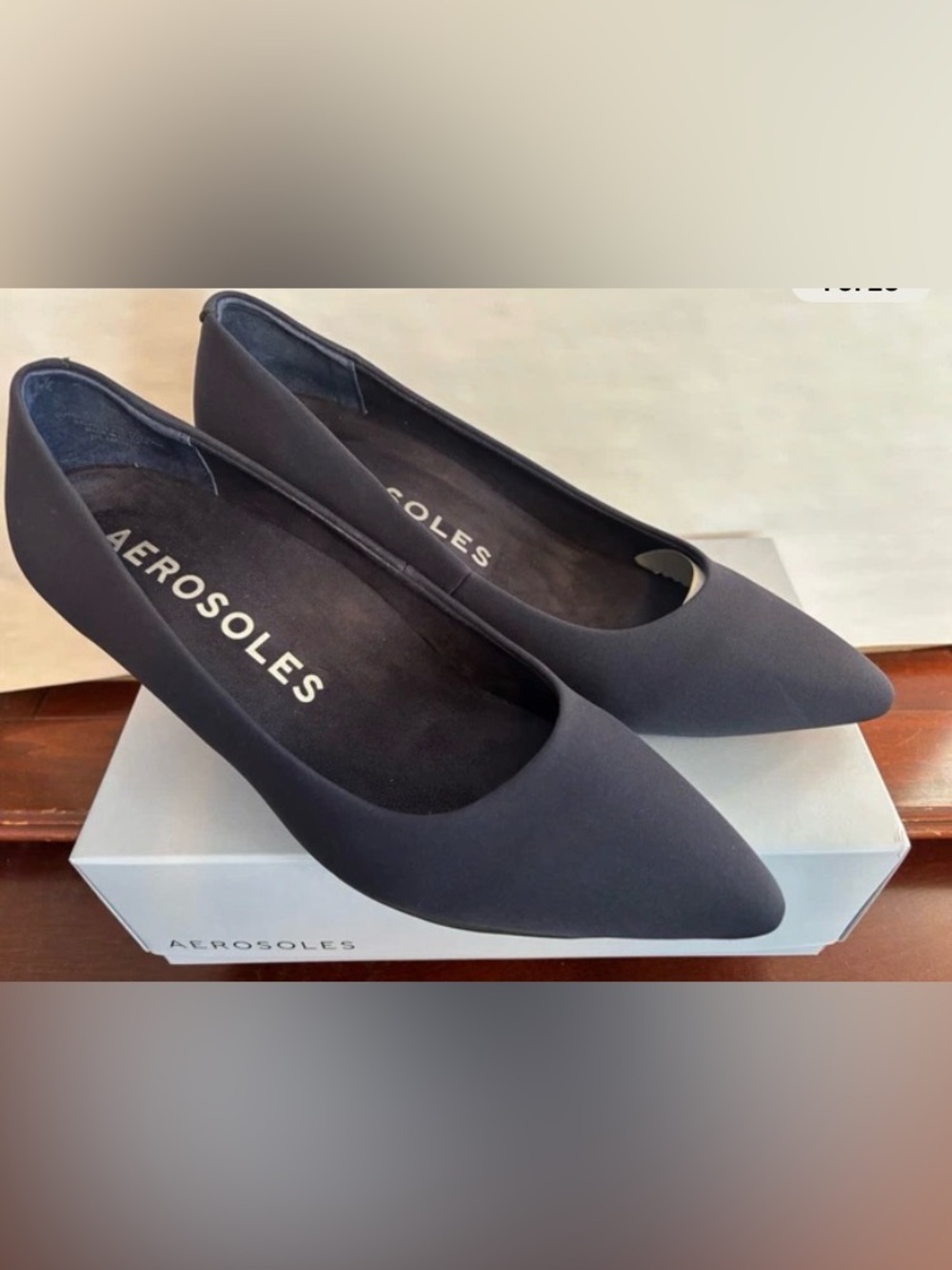 AEROSOLES Black Pointed Toe kitten Heel Pumps